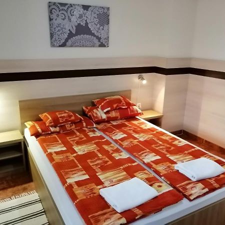 Csipkehaz Apartman Cserkeszőlő Exteriér fotografie