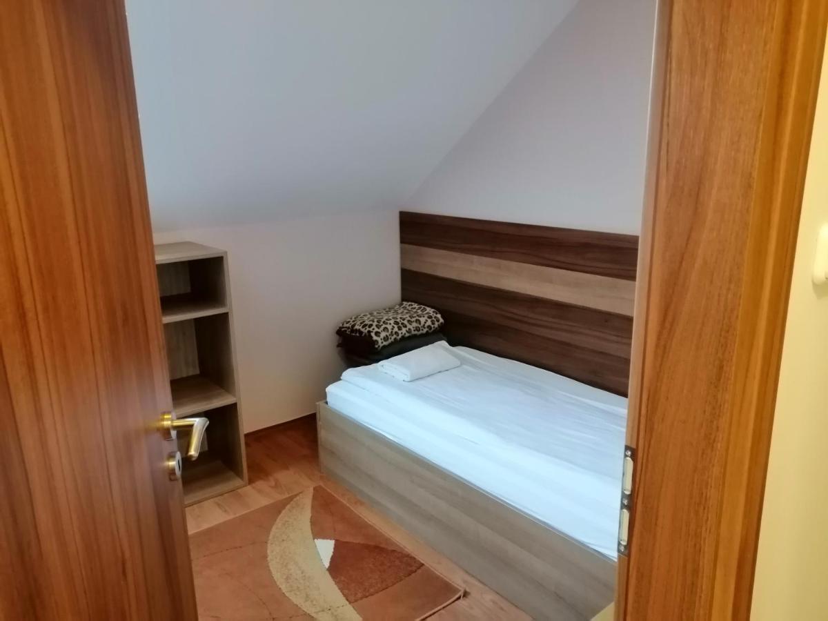 Csipkehaz Apartman Cserkeszőlő Exteriér fotografie