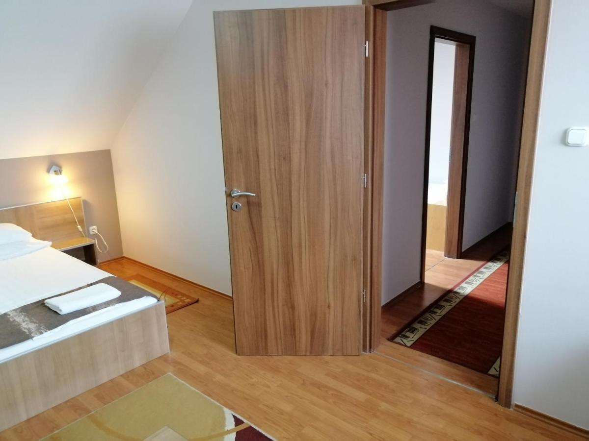 Csipkehaz Apartman Cserkeszőlő Exteriér fotografie