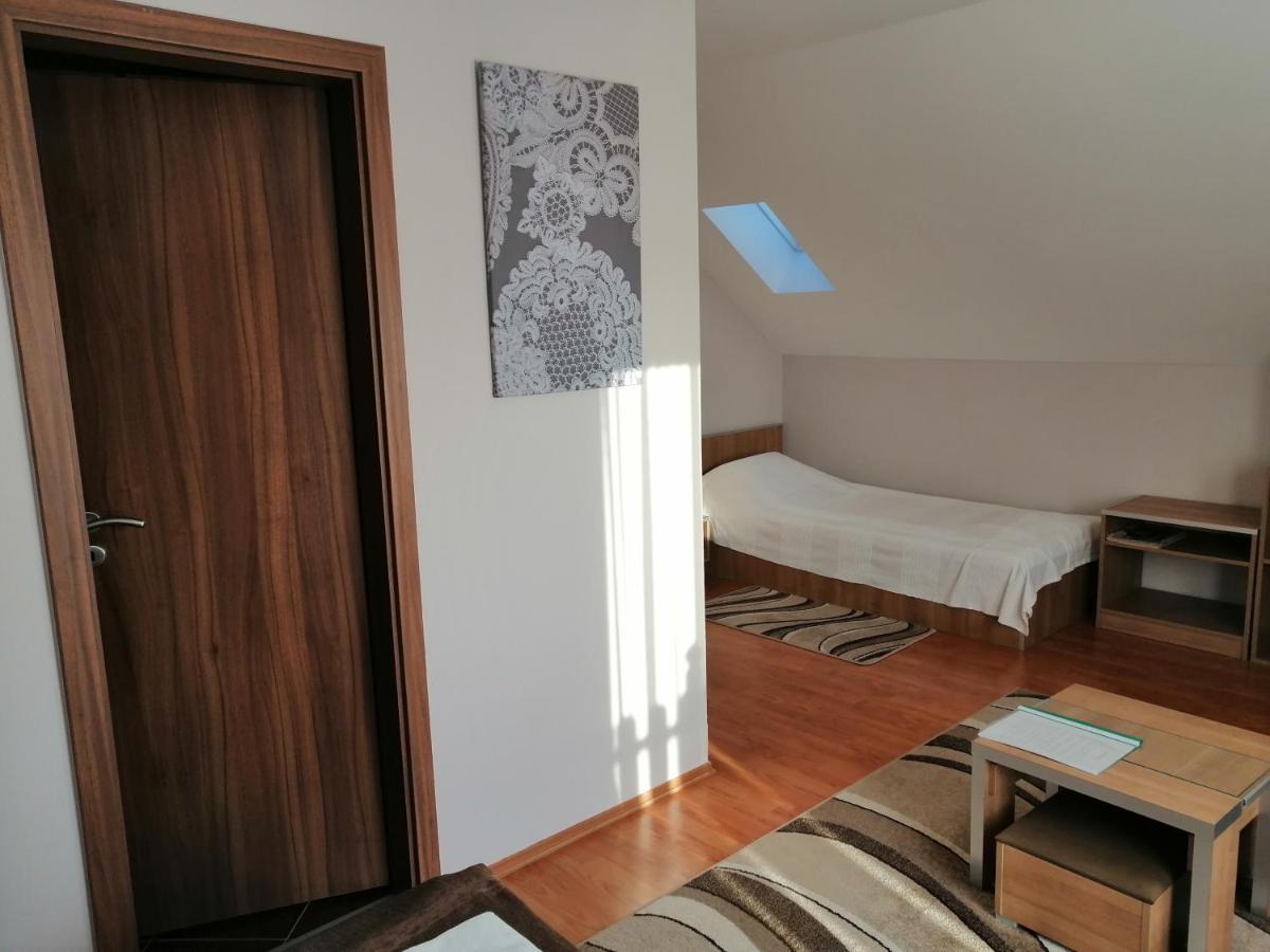 Csipkehaz Apartman Cserkeszőlő Exteriér fotografie
