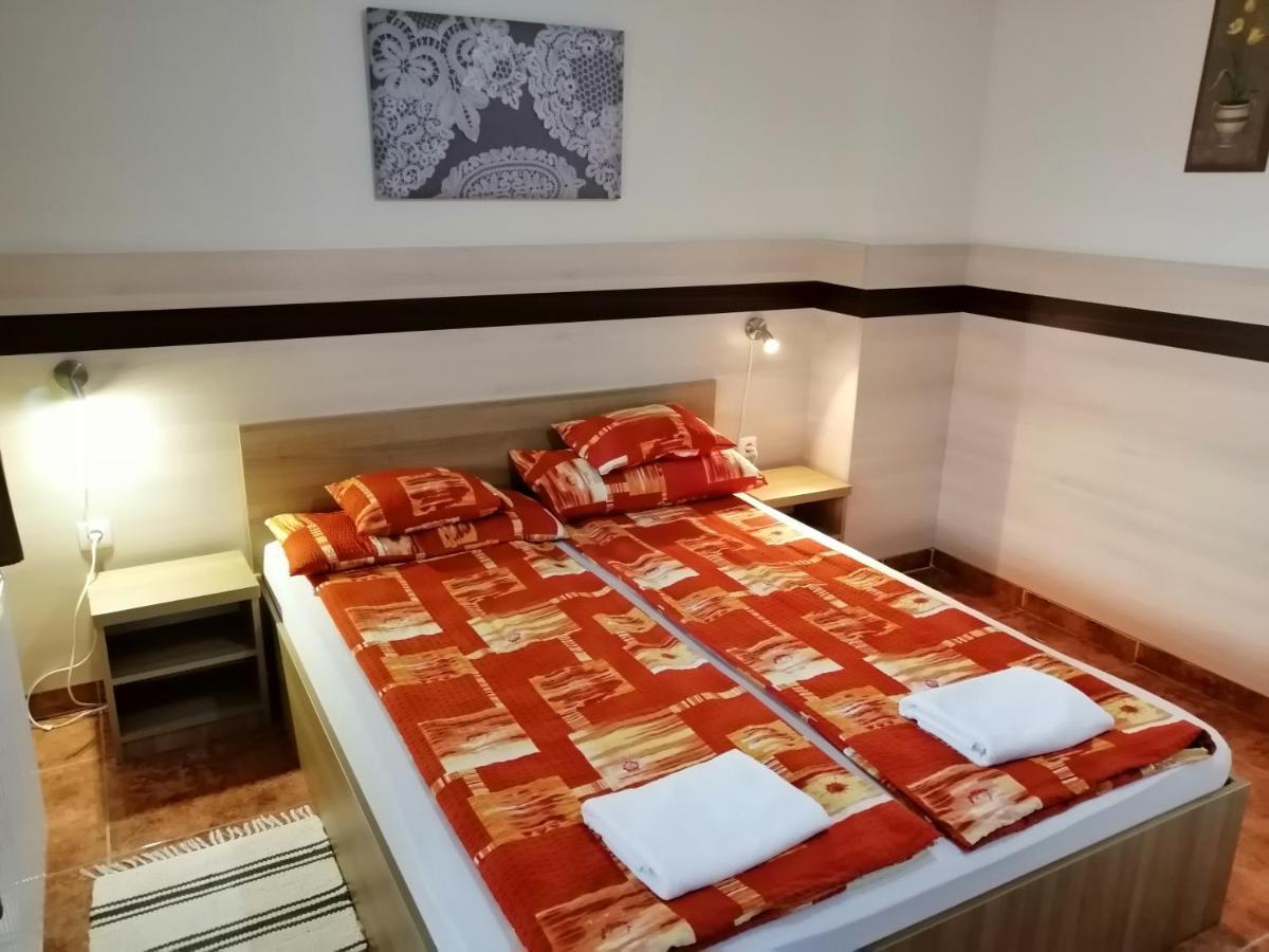 Csipkehaz Apartman Cserkeszőlő Exteriér fotografie