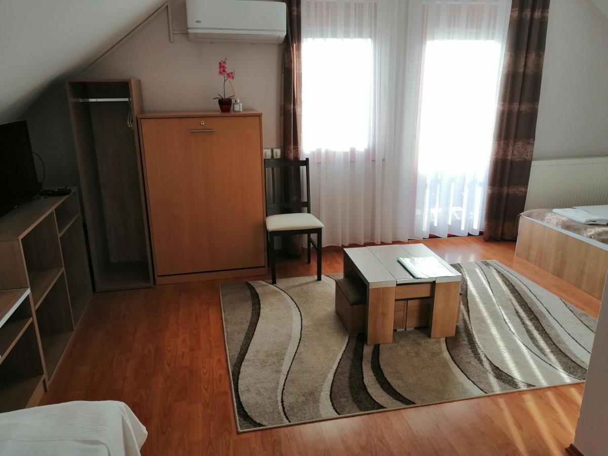 Csipkehaz Apartman Cserkeszőlő Exteriér fotografie