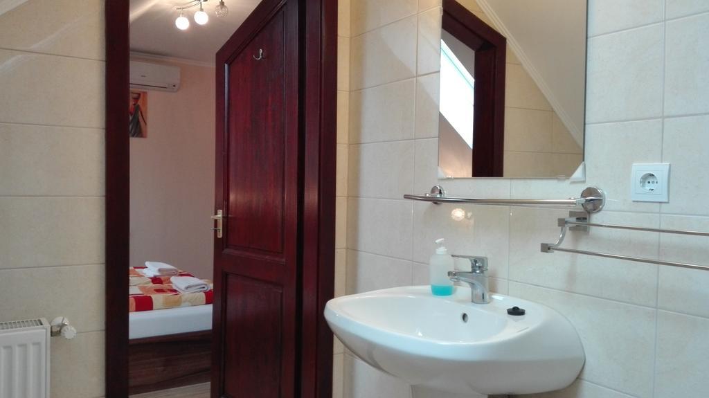 Csipkehaz Apartman Cserkeszőlő Exteriér fotografie