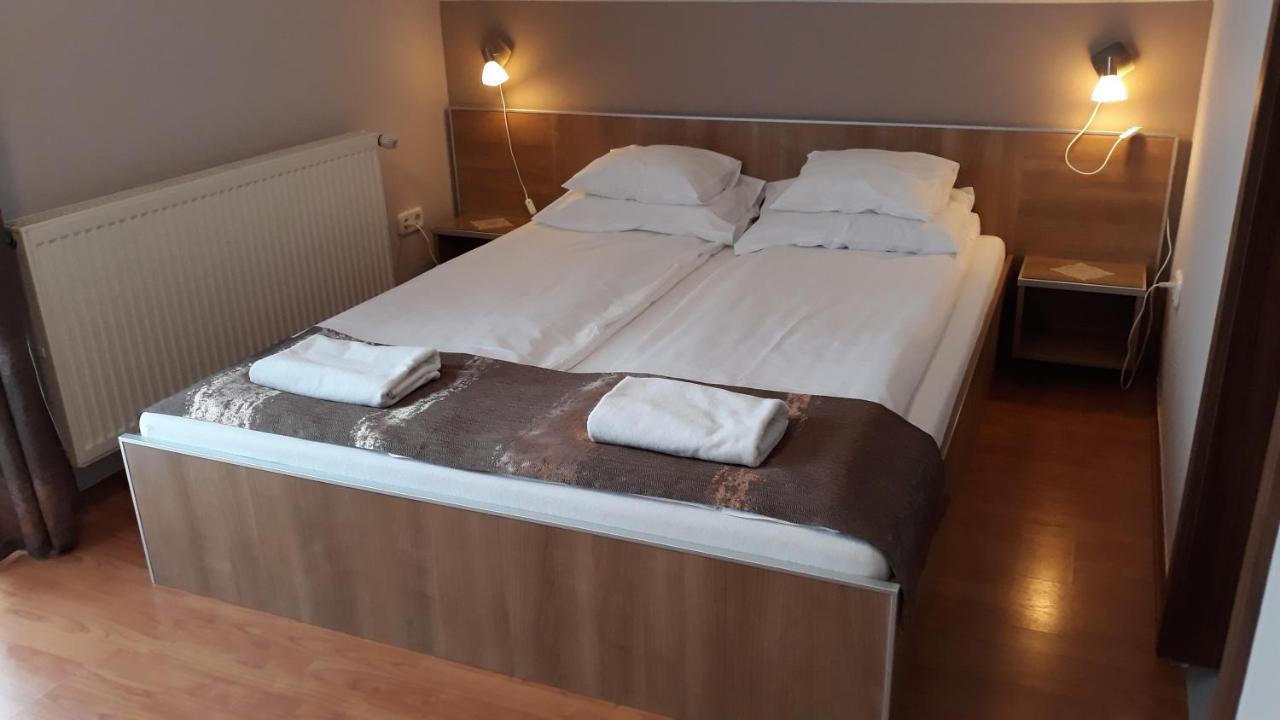 Csipkehaz Apartman Cserkeszőlő Exteriér fotografie
